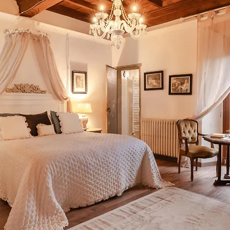 Апартаменты La Finestra Sul Borgo Dimora Storica Латерина