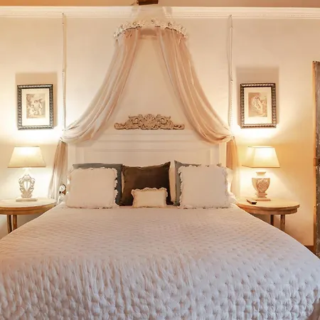 Апартаменты La Finestra Sul Borgo Dimora Storica