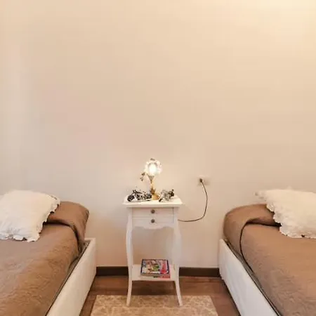 Апартаменты La Finestra Sul Borgo Dimora Storica