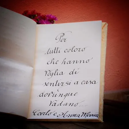 Апартаменты La Finestra Sul Borgo Dimora Storica