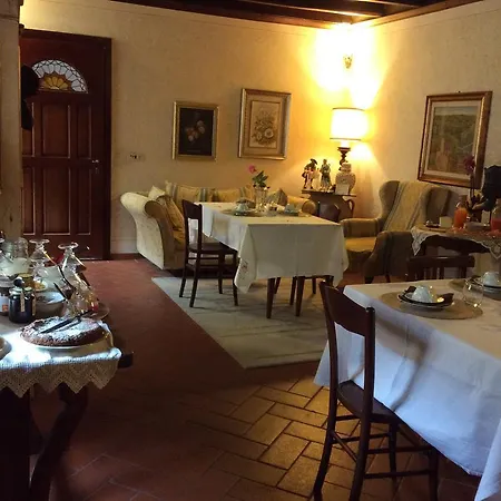 Апартаменты La Finestra Sul Borgo Dimora Storica Латерина